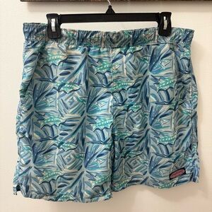 Vineyard Vines fish Print Swim Trunks small men’s